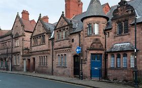 Unique, Characterful 2 Bedroom Home In Chester
